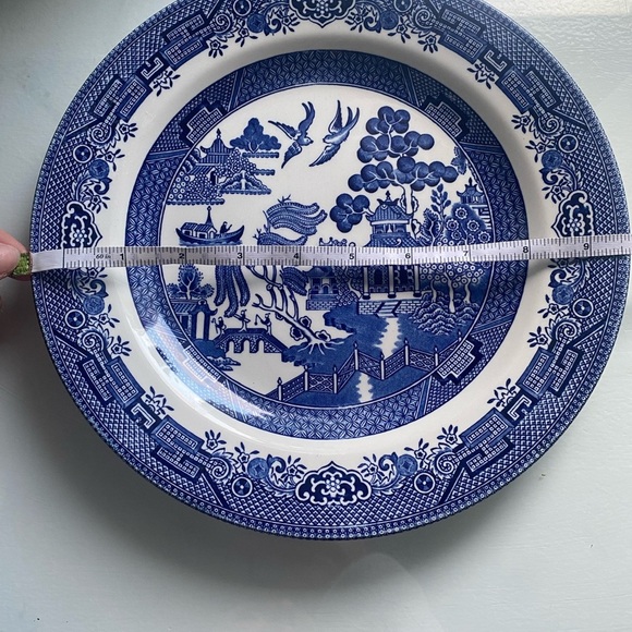 Churchill England Blue willow dinner plates - Picture 2 of 3